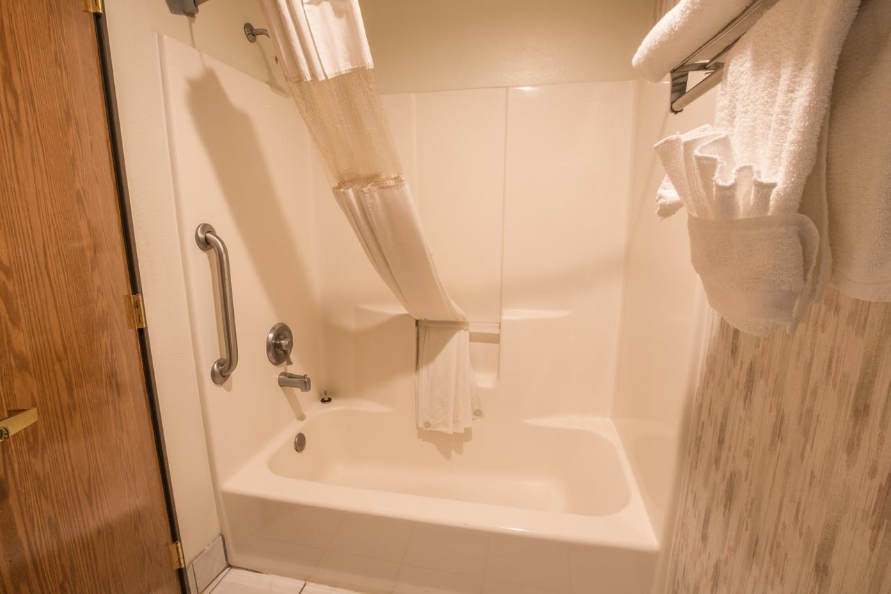 Bridgeway Inn & Suites - Portland Airport Gresham Buitenkant foto